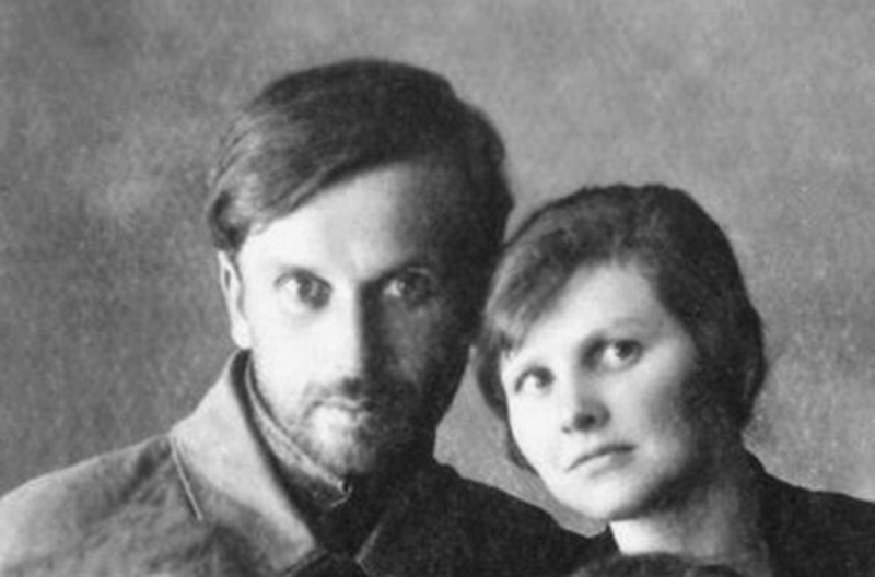 Сегодня, 23 февраля, Церковь совершает память двух белорусских новомучеников – Петра Грудинского и Валериана Новицкого. При схожести судьбы – оба были расстреляны в 1930 году, — их семьи по-разному относились […]